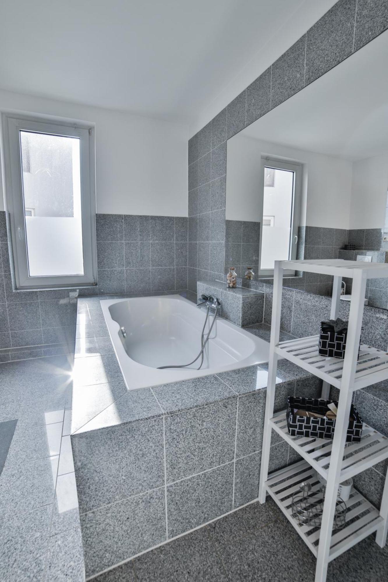 Exklusives Apartment Im Historischen Wohnhaus Mit Kamin, Bad & Viel Platz Bremerhaven Eksteriør billede