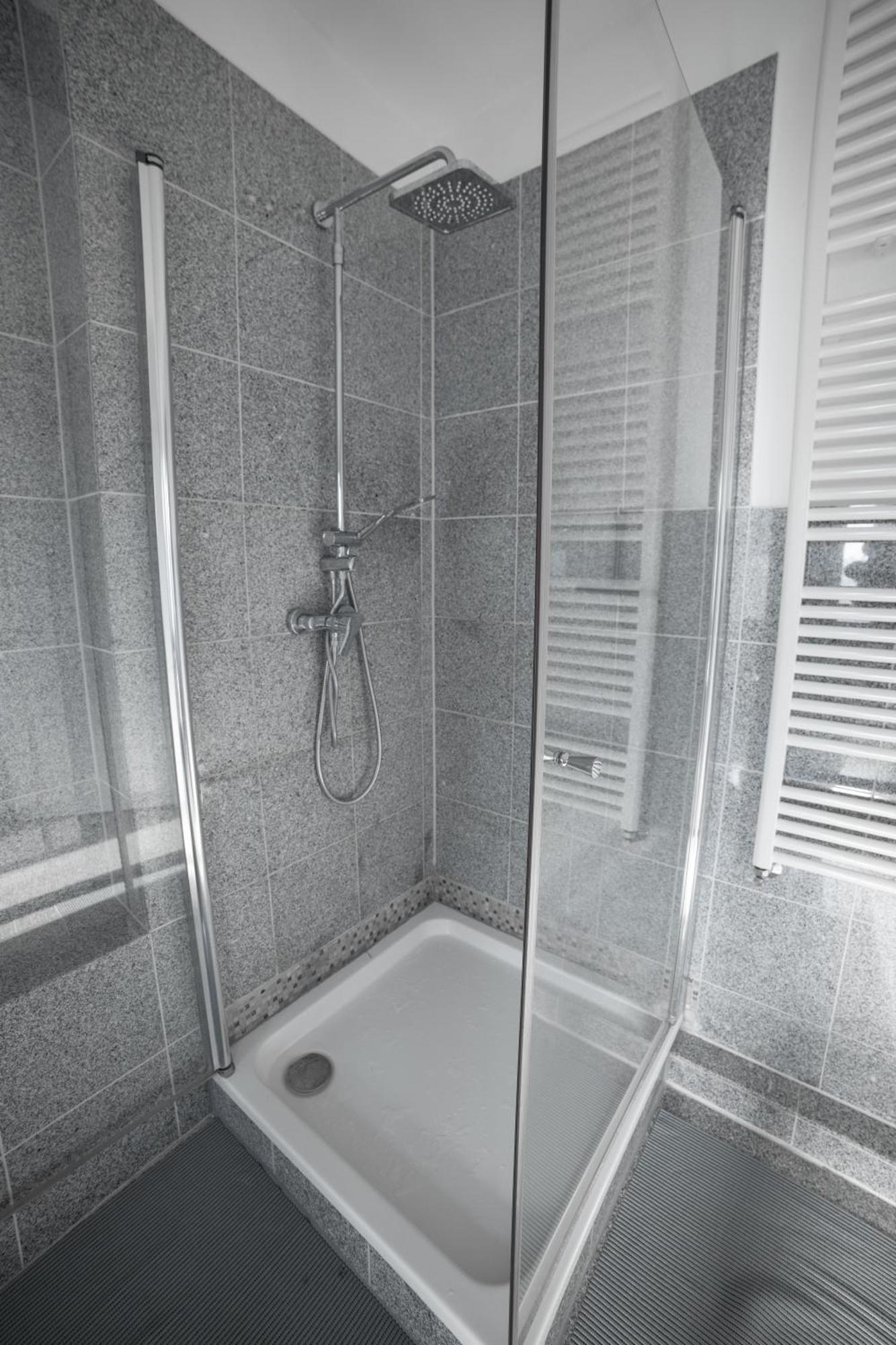 Exklusives Apartment Im Historischen Wohnhaus Mit Kamin, Bad & Viel Platz Bremerhaven Eksteriør billede